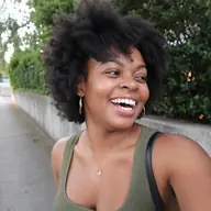 Maya, Commentary creator