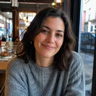 Nina, Freelance scriptwriter